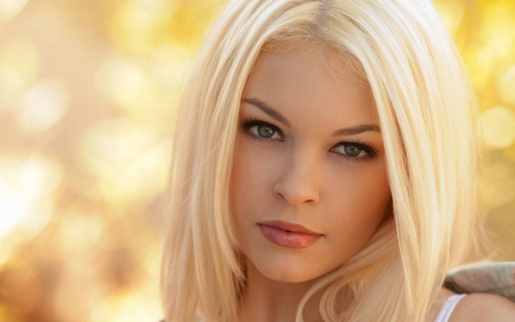 Nuances de blond à la mode : comment choisir sa couleur et ne pas se tromper