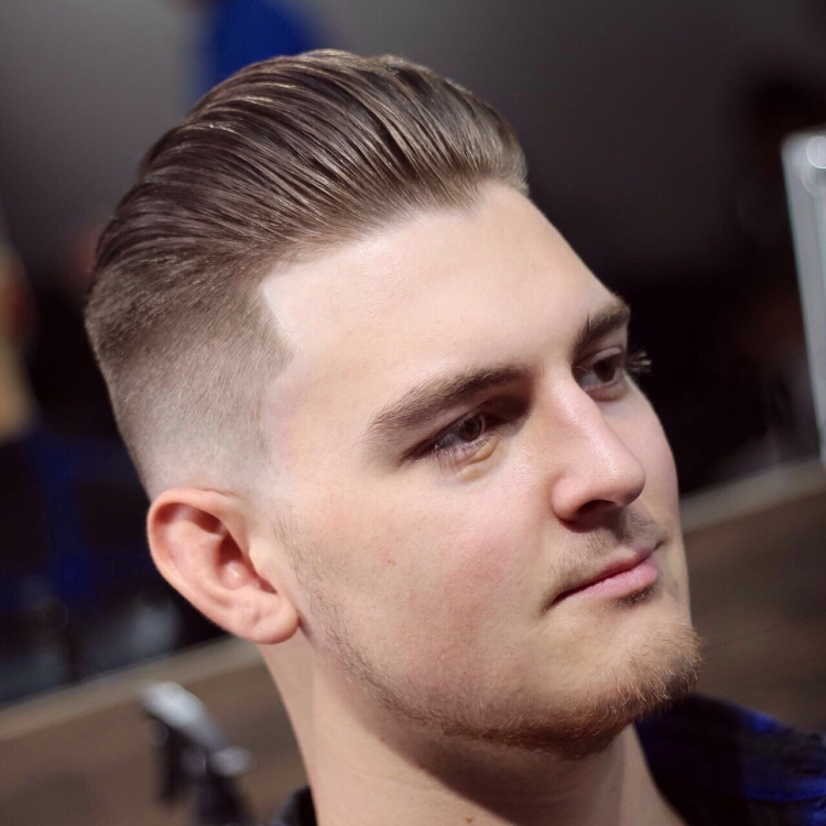 Coupes de cheveux pour hommes aux tempes rasées avec noms et exemples