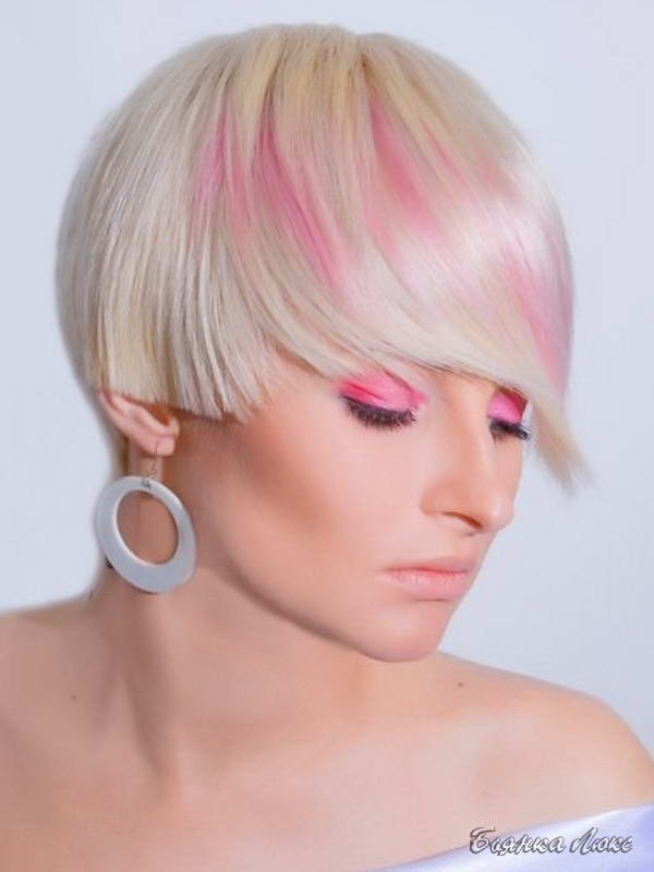 Coupes de cheveux à la mode et très courtes pour les femmes