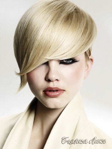 Coupes de cheveux à la mode et très courtes pour les femmes