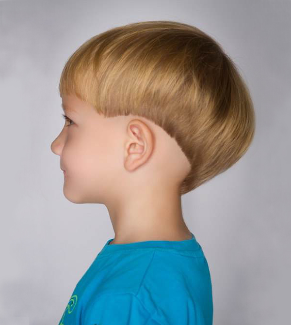 Coupes de cheveux modèles à faire soi-même pour garçons avec une machine à écrire à la maison