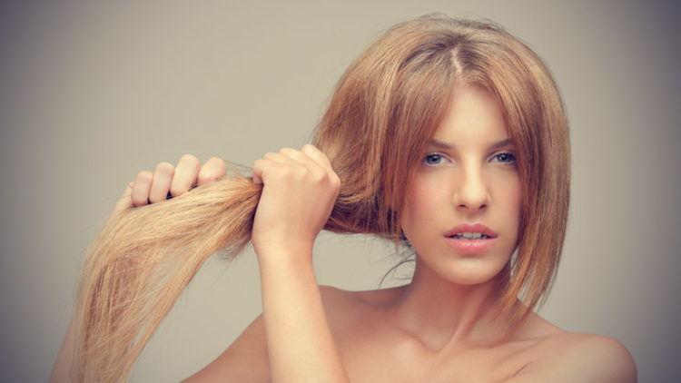 Méthodes pour restaurer les cheveux fins et fins à la maison et au salon