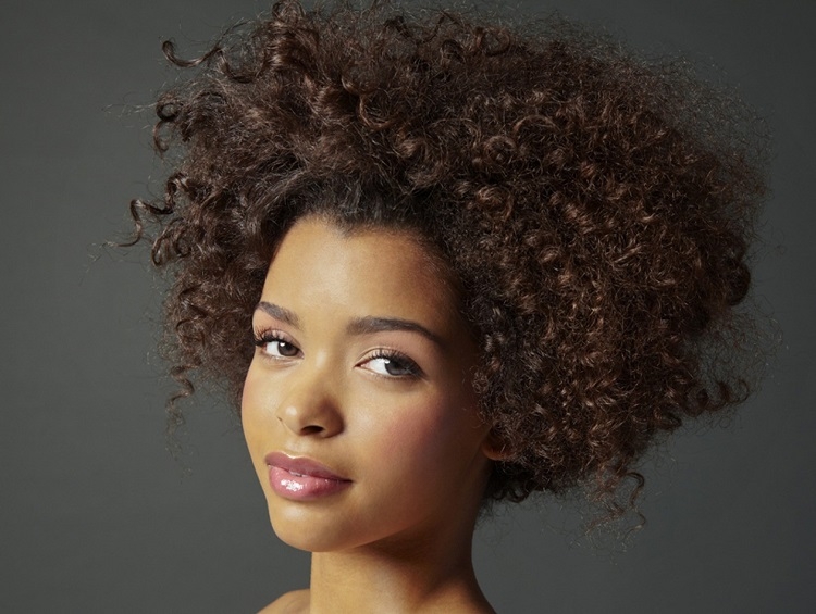 Boucles pour cheveux courts