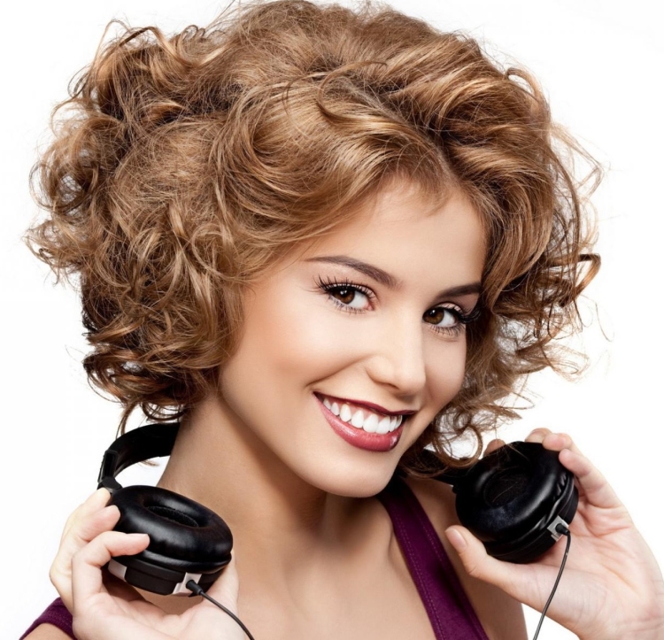Boucles pour cheveux courts