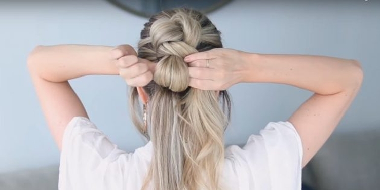 Coiffures hautes pour cheveux longs