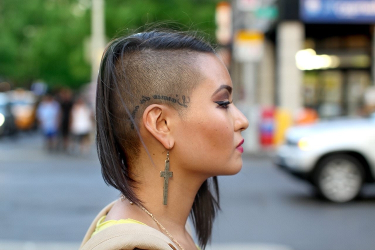 Coupes de cheveux pour femmes aux tempes rasées