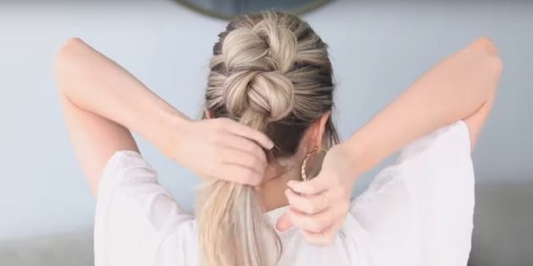 Coiffures hautes pour cheveux longs