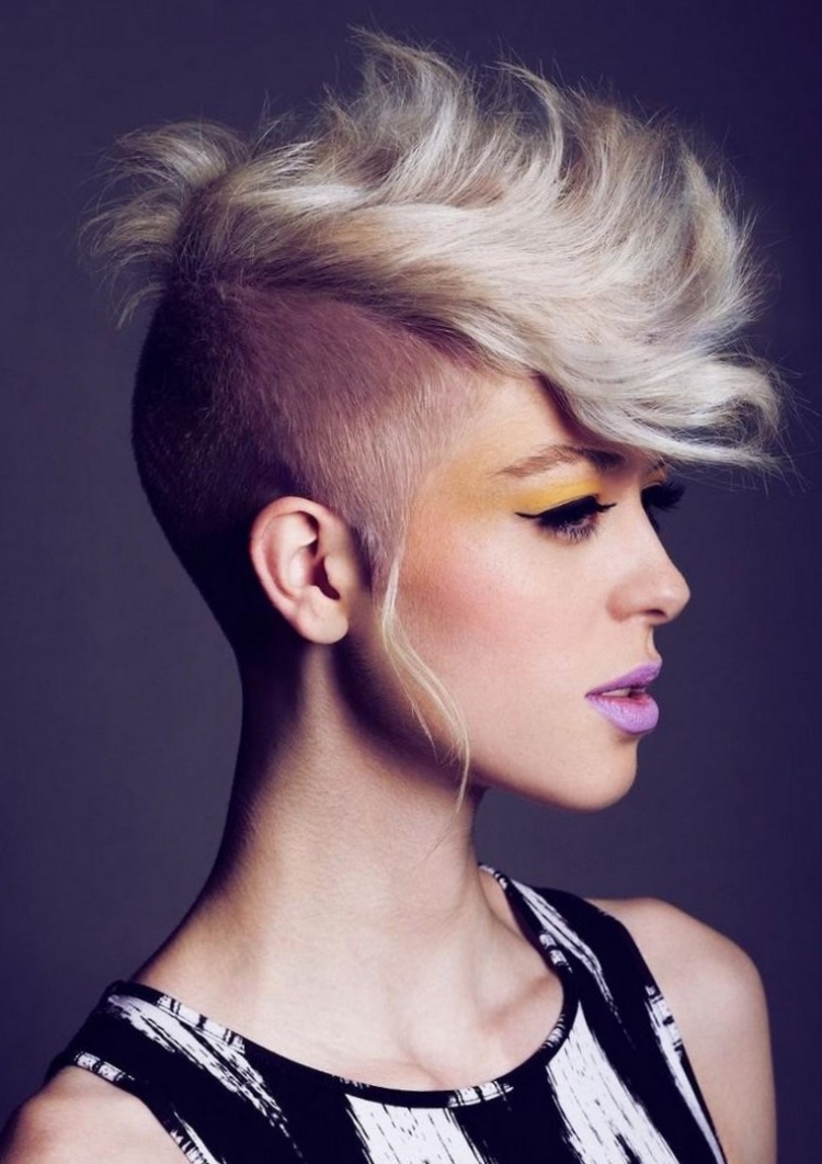 Coupes de cheveux pour femmes aux tempes rasées