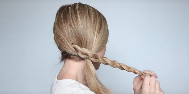 Coiffures hautes pour cheveux longs