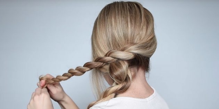 Coiffures hautes pour cheveux longs