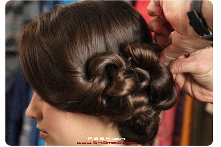 Coiffures hautes pour cheveux longs