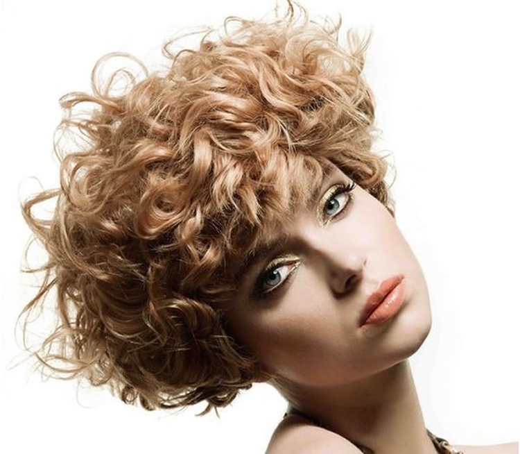 Boucles pour cheveux courts