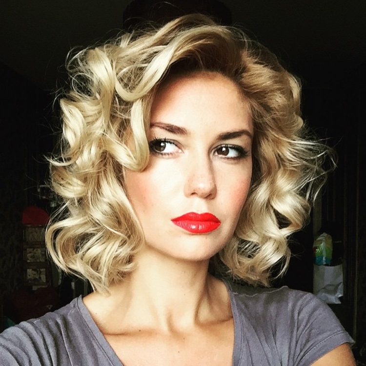 Boucles pour cheveux courts