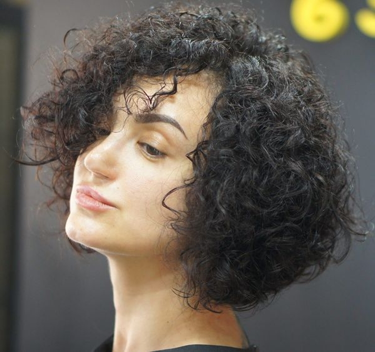 Boucles pour cheveux courts