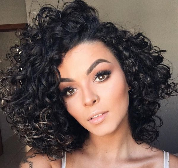 Boucles pour cheveux courts