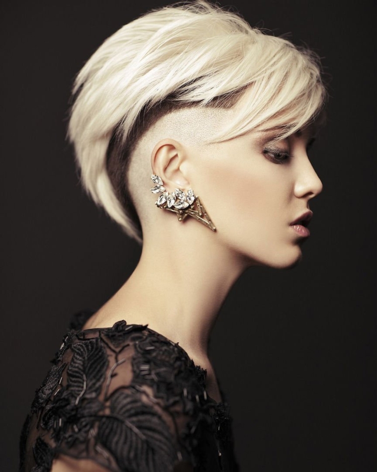 Coupes de cheveux pour femmes aux tempes rasées
