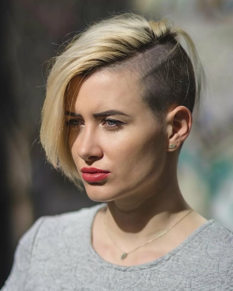 Coupes de cheveux pour femmes aux tempes rasées