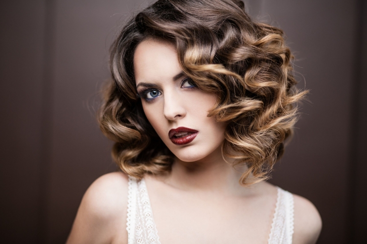 Boucles pour cheveux courts