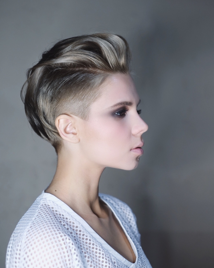 Coupes de cheveux pour femmes aux tempes rasées