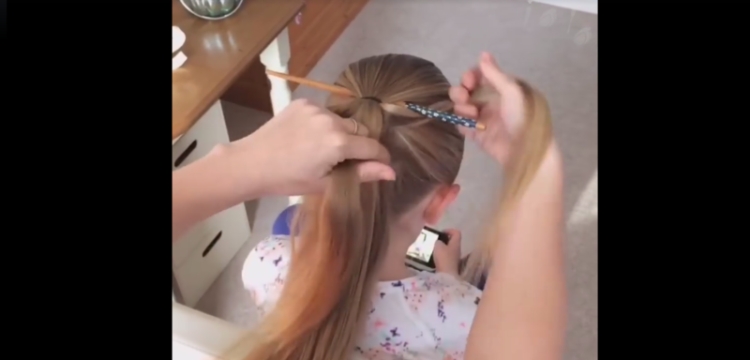 Belle coiffure au crayon avec des exemples