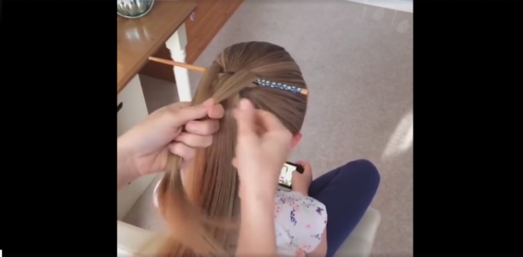 Belle coiffure au crayon avec des exemples