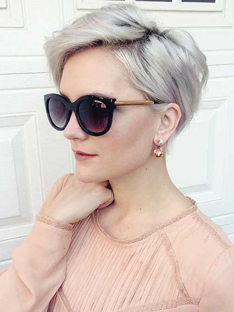 Coiffures pour cheveux liquides de différentes longueurs