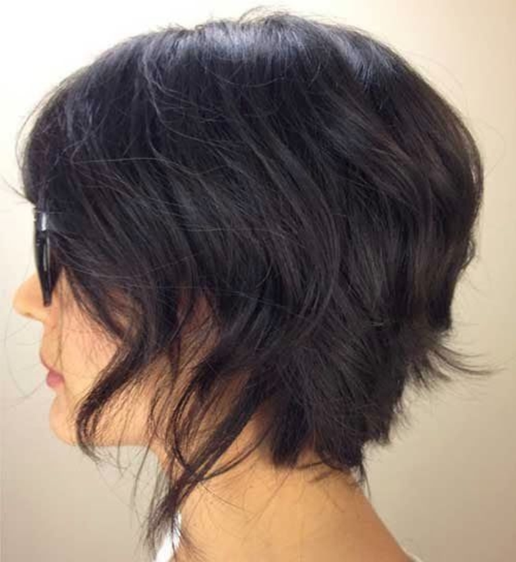 Coiffures pour cheveux liquides de différentes longueurs