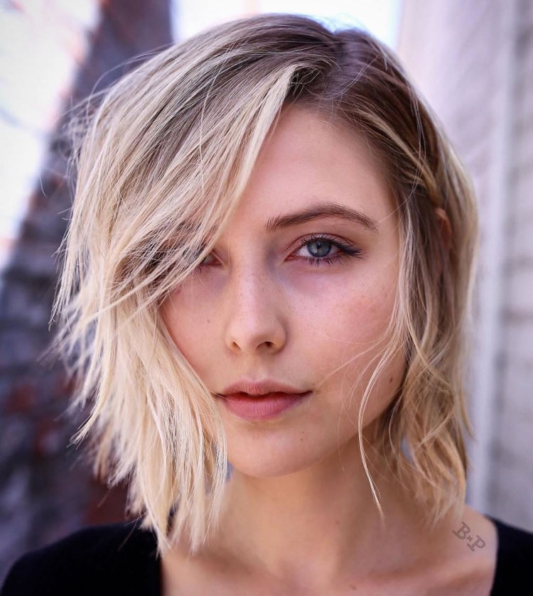 Coiffures pour cheveux liquides de différentes longueurs