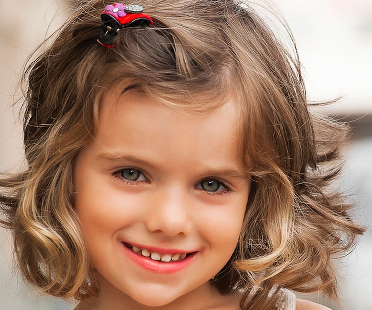 Coupes de cheveux courtes pour les filles 7-8 ans
