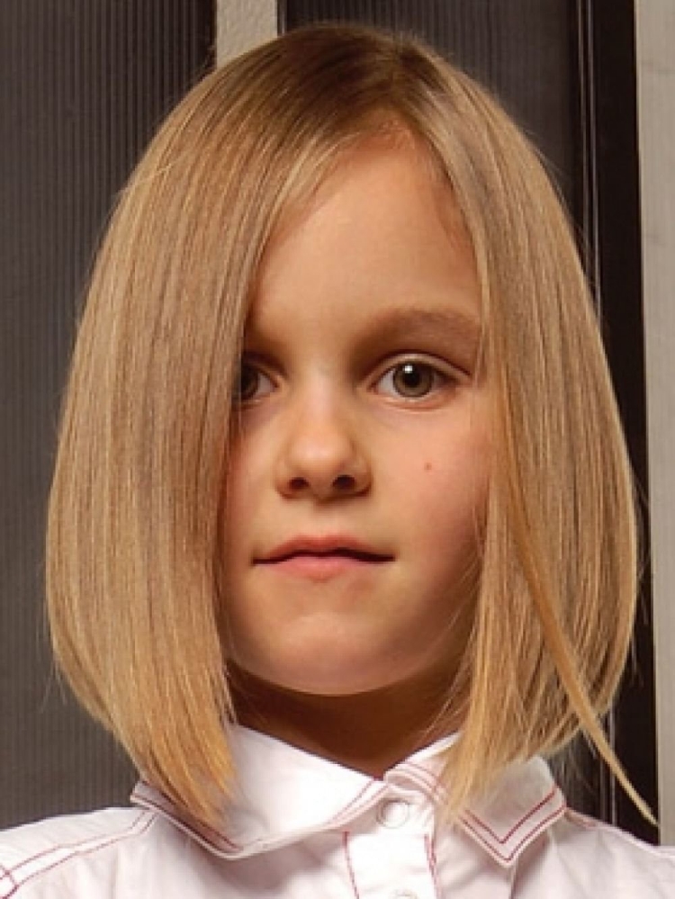 Coupes de cheveux courtes pour les filles 7-8 ans