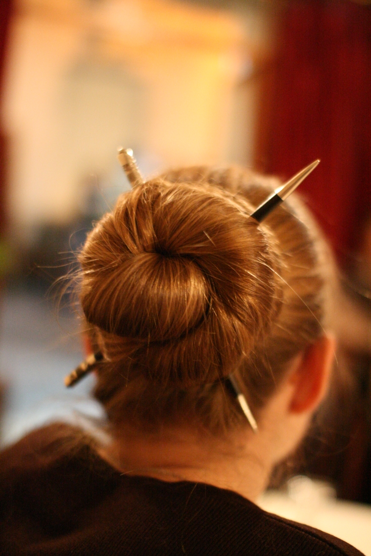 Belle coiffure au crayon avec des exemples