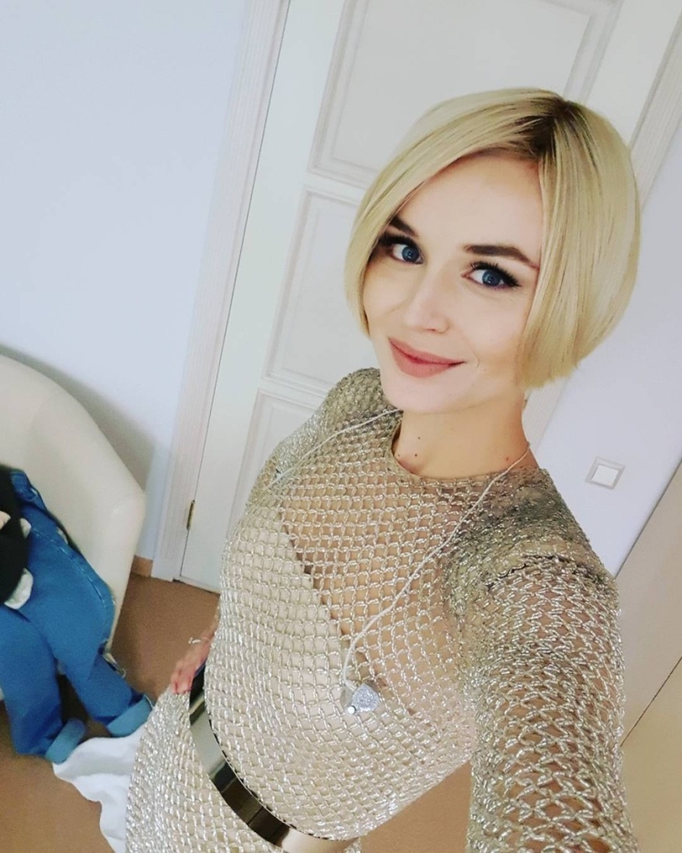 La coiffure de Polina Gagarina