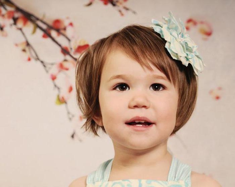 Coupes de cheveux courtes pour les filles 7-8 ans