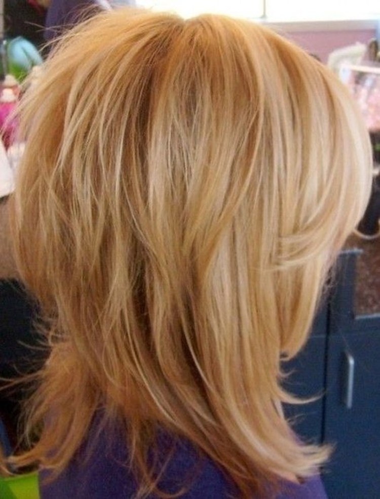 Coiffures pour cheveux liquides de différentes longueurs