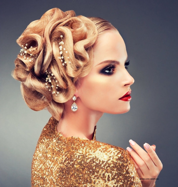 Coiffures de soirée pour cheveux mi-longs