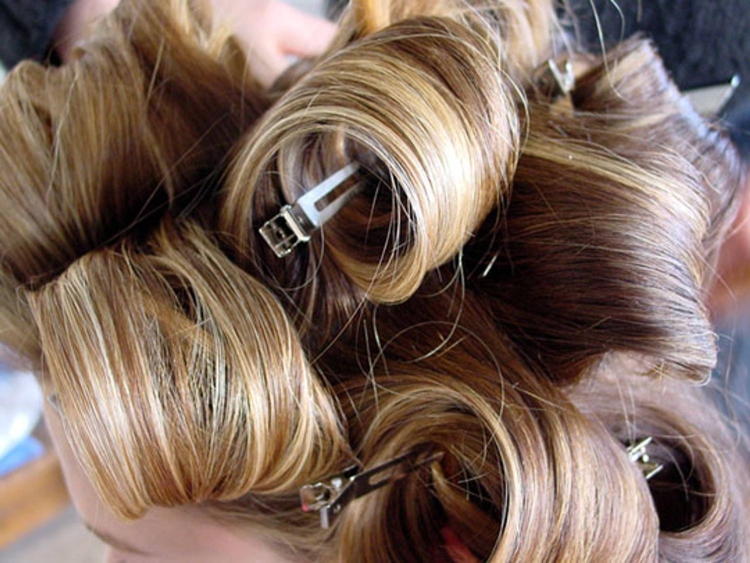 Sculpter les cheveux moyens, longs et courts