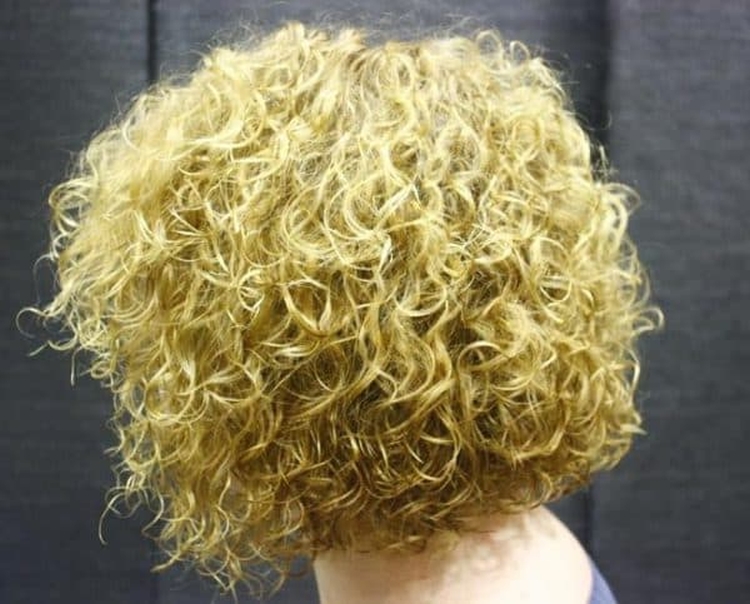 Chimie humide pour cheveux moyens, courts et longs