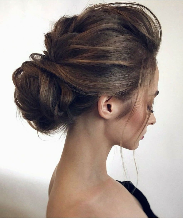 Coiffures de soirée pour cheveux mi-longs