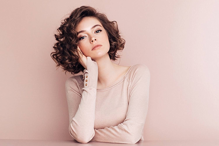 Permanente pour cheveux mi-longs