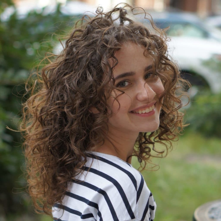 Permanente pour cheveux mi-longs