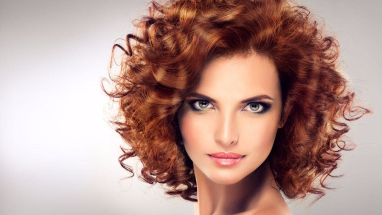 Types modernes de cheveux permanents
