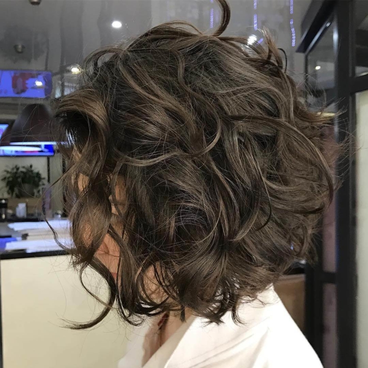 Sculpter les cheveux moyens, longs et courts