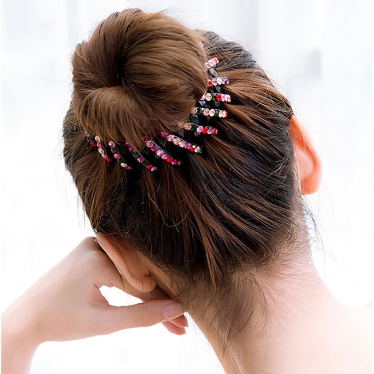 Coiffure pince à cheveux avec barrettes
