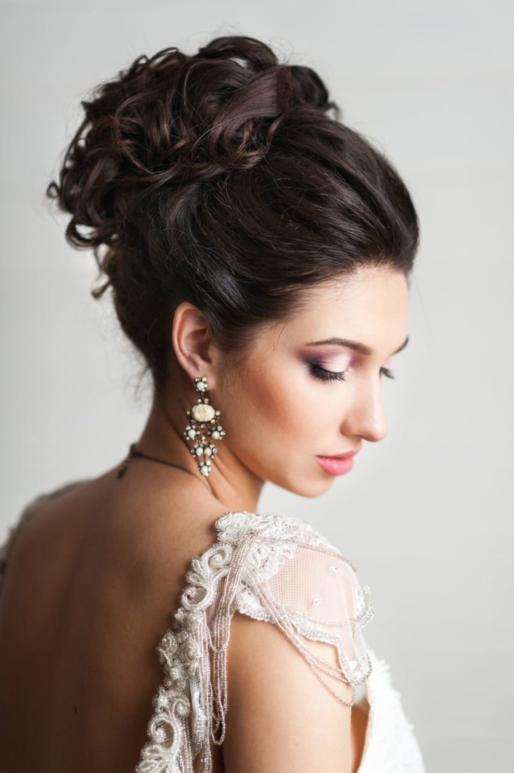 Coiffures de soirée pour cheveux mi-longs