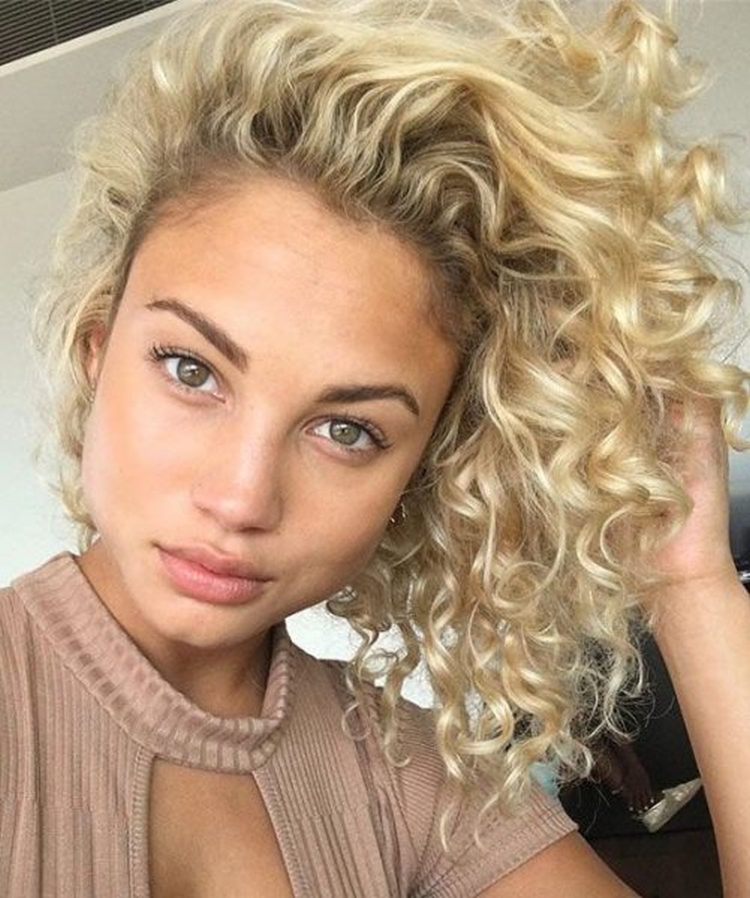 Sculpter les cheveux moyens, longs et courts