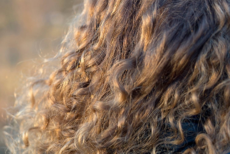 Permanente pour cheveux mi-longs