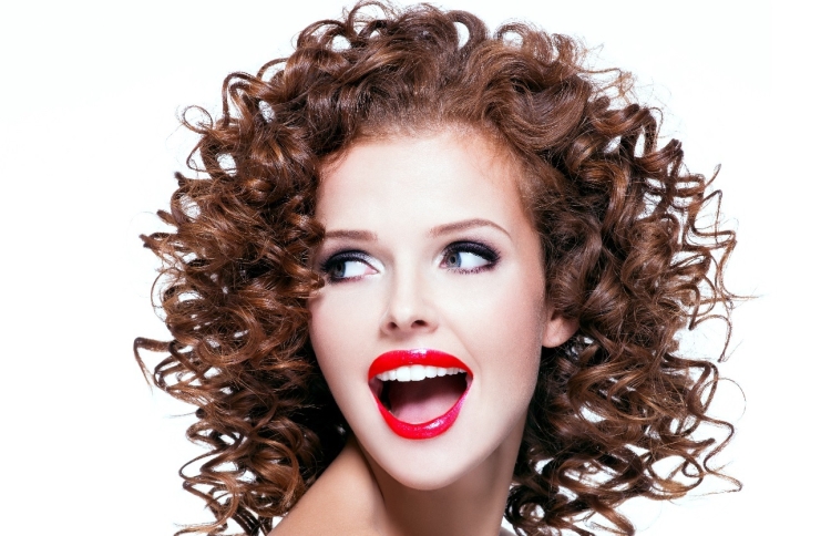 Types modernes de cheveux permanents