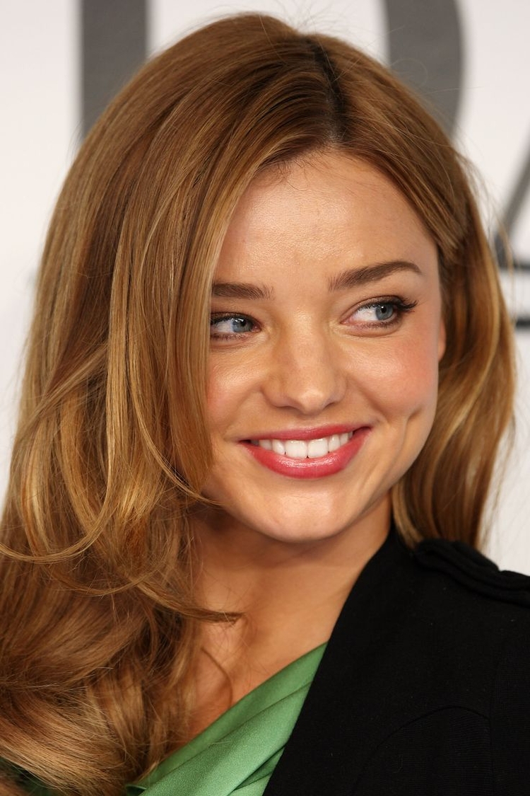 Couleur de cheveux noix d'or