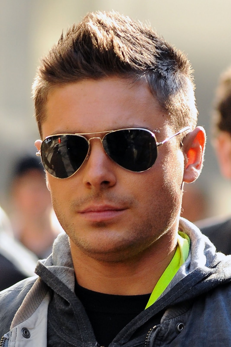 Coiffure faucon pour homme