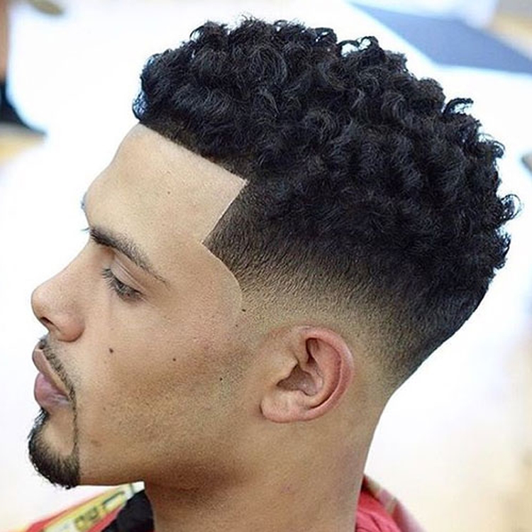 Coupes de cheveux pour hommes pour cheveux bouclés